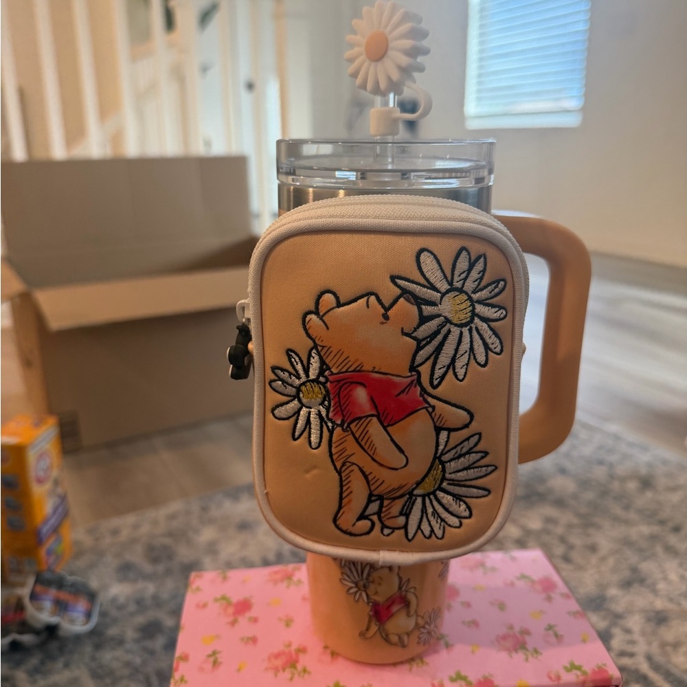 Disney Parks Winnie the Pooh Tumbler with Zipper pouch New